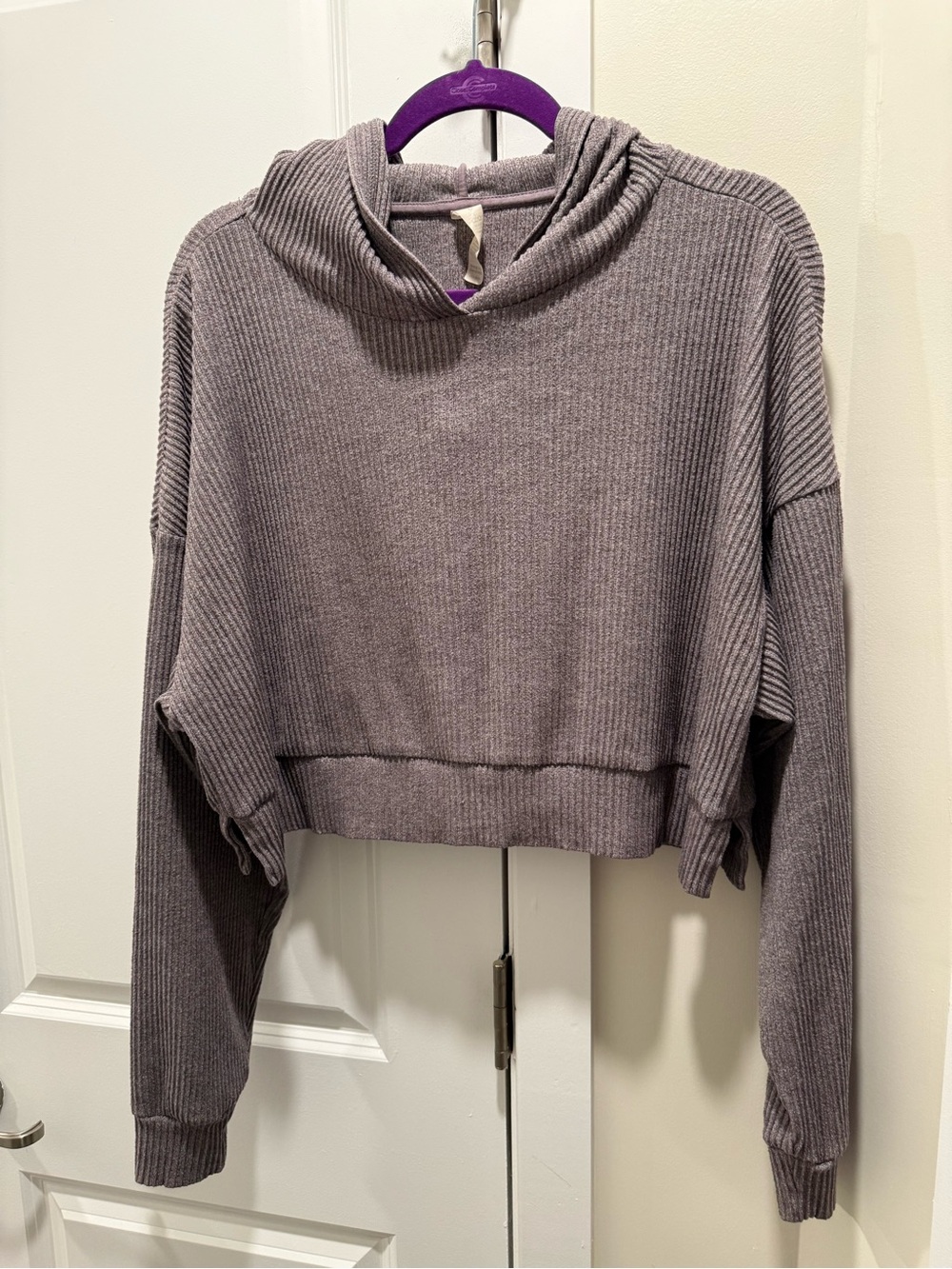 Alo | Muse Cropped Ribbed Hooded Top |Heather Gray